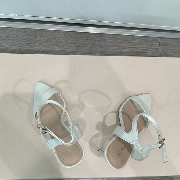 Aldo White Leather Open Pointy Toe Strappy Heels With
Ankle Strap. - Picture 6 of 7